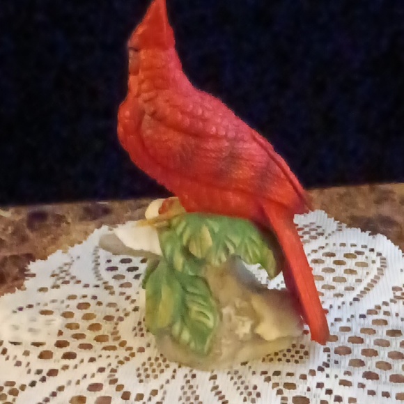 Red Cardinal Figurine - Picture 6 of 9
